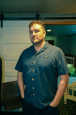 081